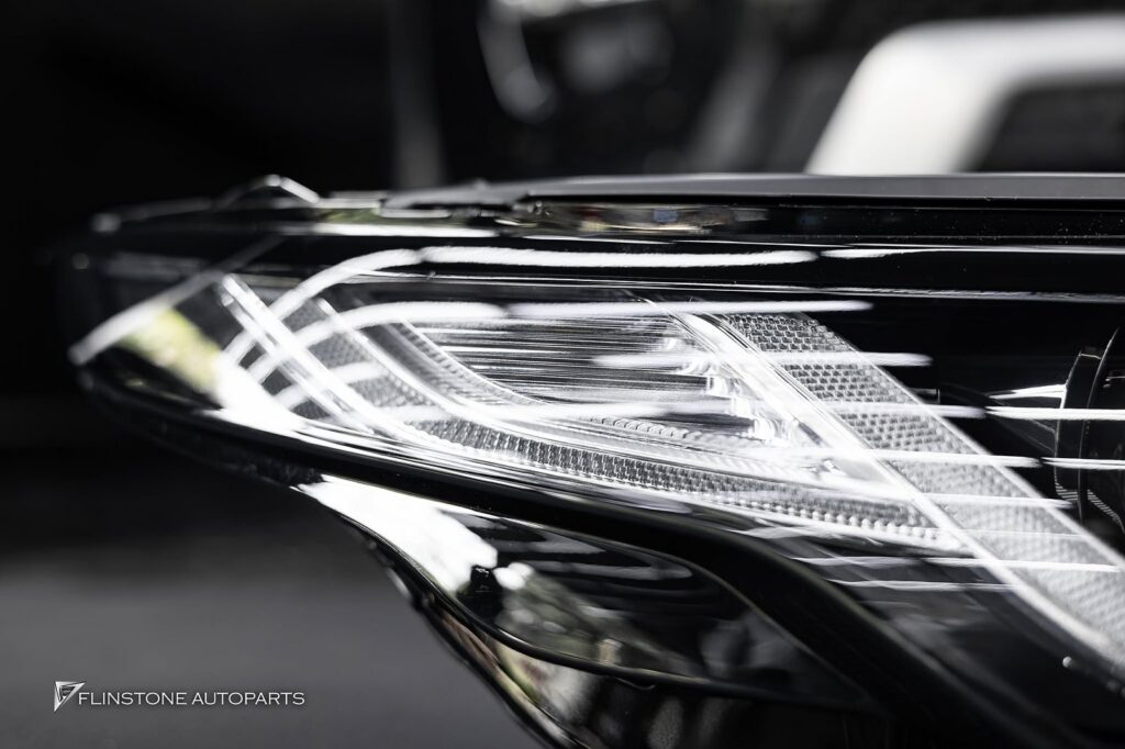 RANGE ROVER EVOQUE came in for new headlights in the style of LED much more beautiful