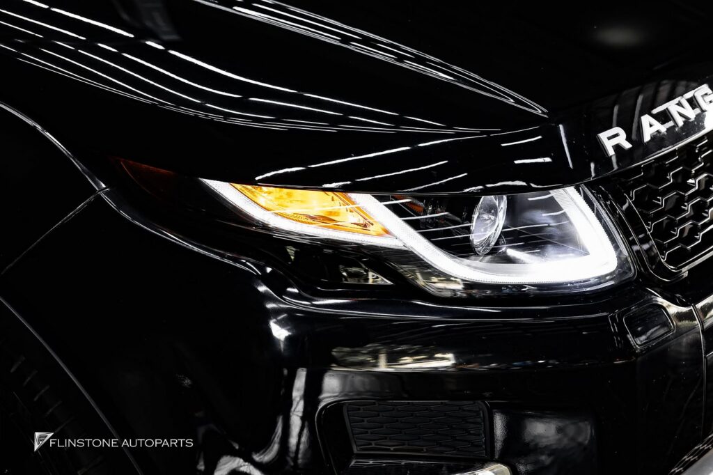 RANGE ROVER EVOQUE came in for new headlights in the style of LED much more beautiful