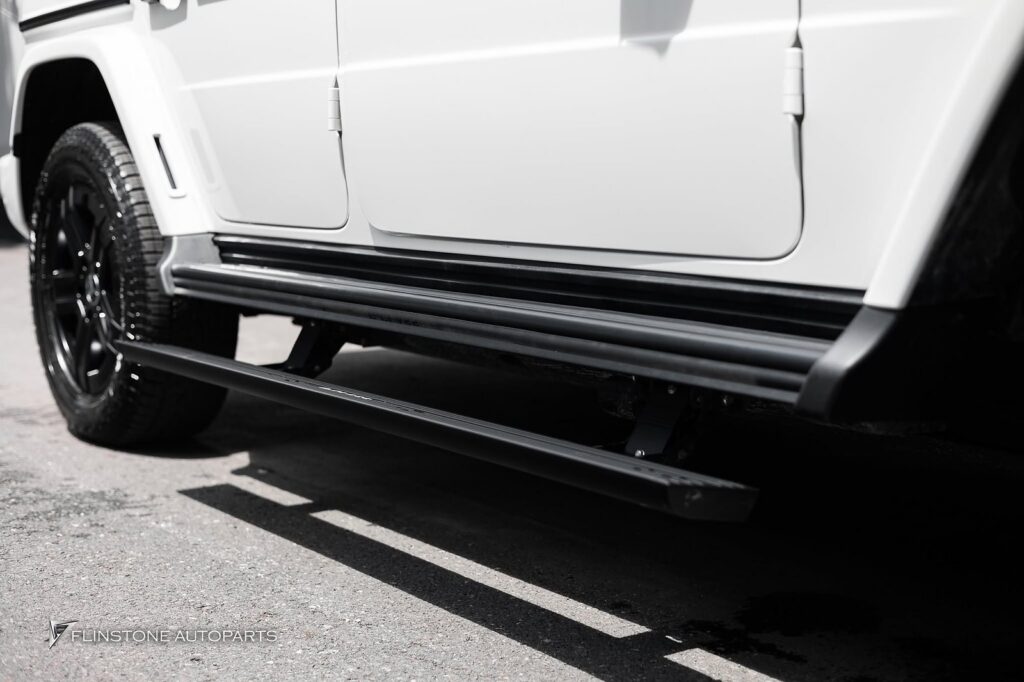 FLINSTONE AUTOPARTS Mercedes Benz G580 รุ่นล่าสุดที่ไม่มีบันไดข้างติดรถมา เข้ามาติดต
