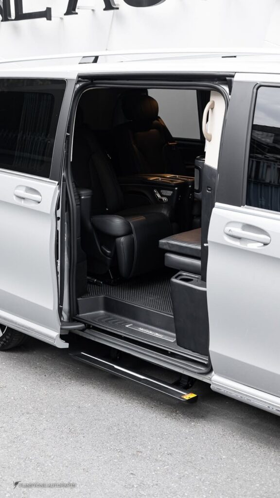 Mercedes-Benz W447 V-Class Facelift 安装自动电动侧踏板因为使用