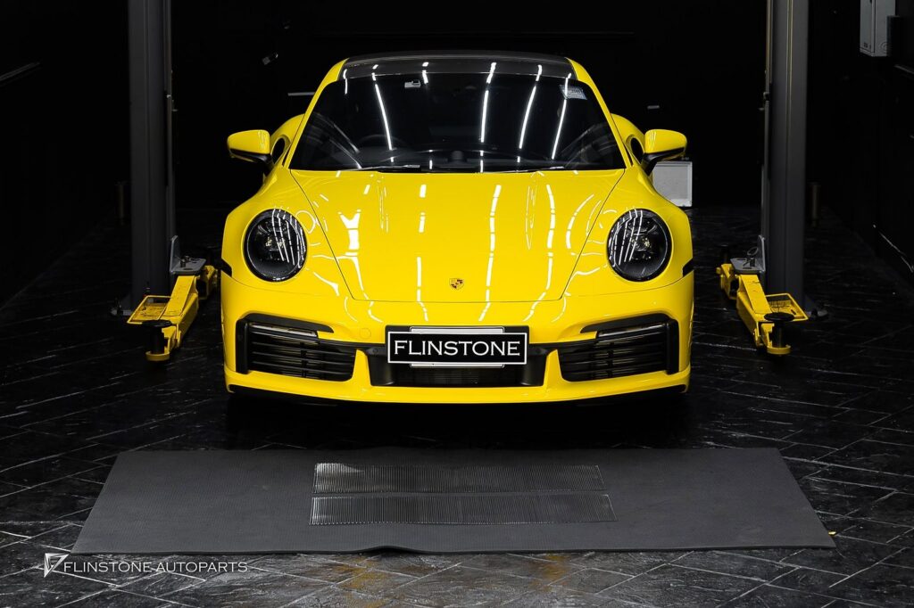 PORSCHE 992 TURBO S ติดตั้งตระแกรงสำหรับกันชนหน้า
