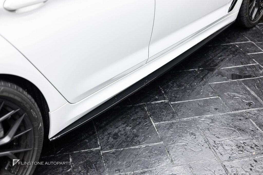 BMW G30 – F90 2024+ Front Lip in the style of M Performance + side skirts in the style of M Performance