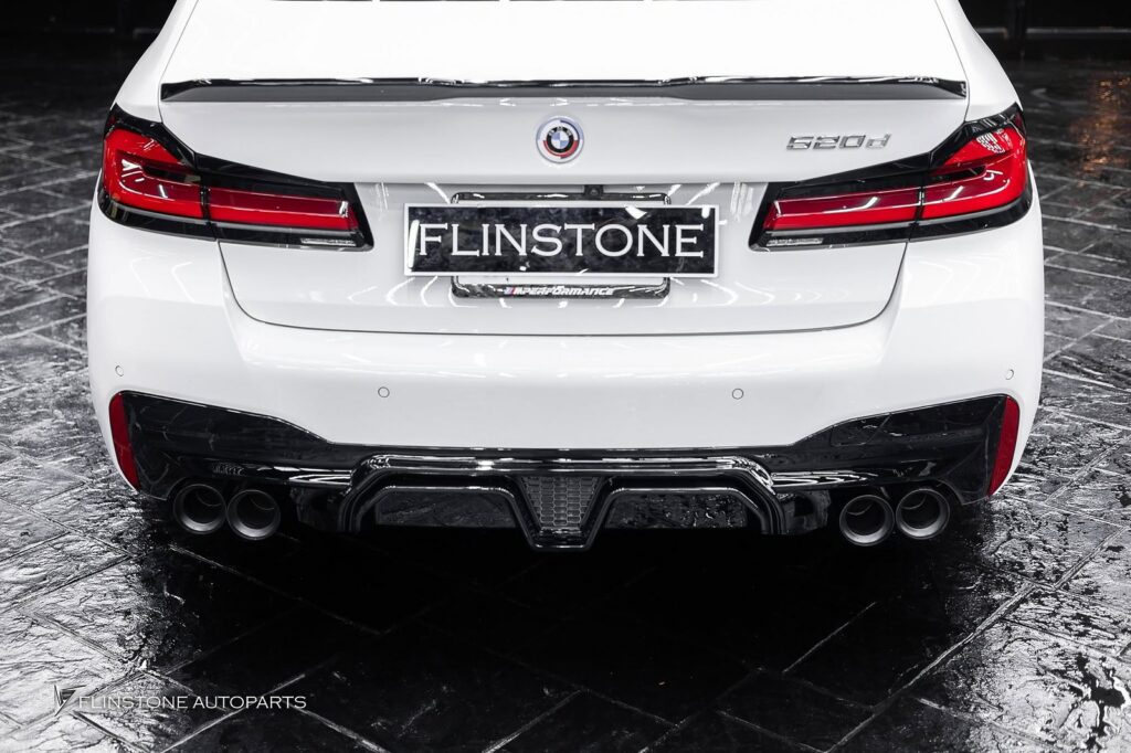 BMW G30 – F90 2024+ Front Lip in the style of M Performance + side skirts in the style of M Performance
