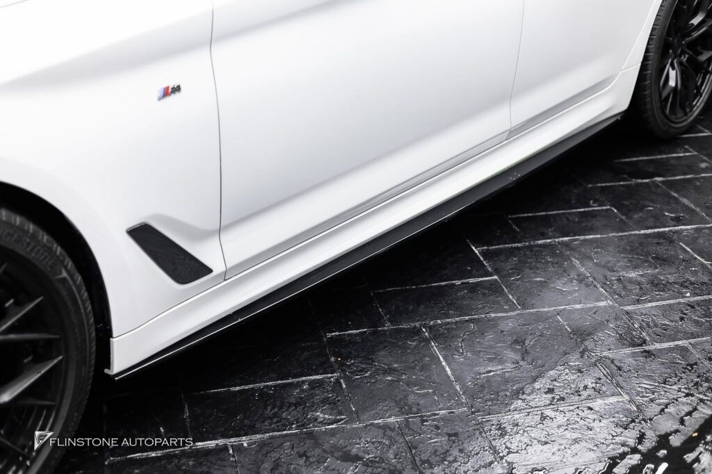 BMW G30 – F90 2024+ Front Lip in the style of M Performance + side skirts in the style of M Performance