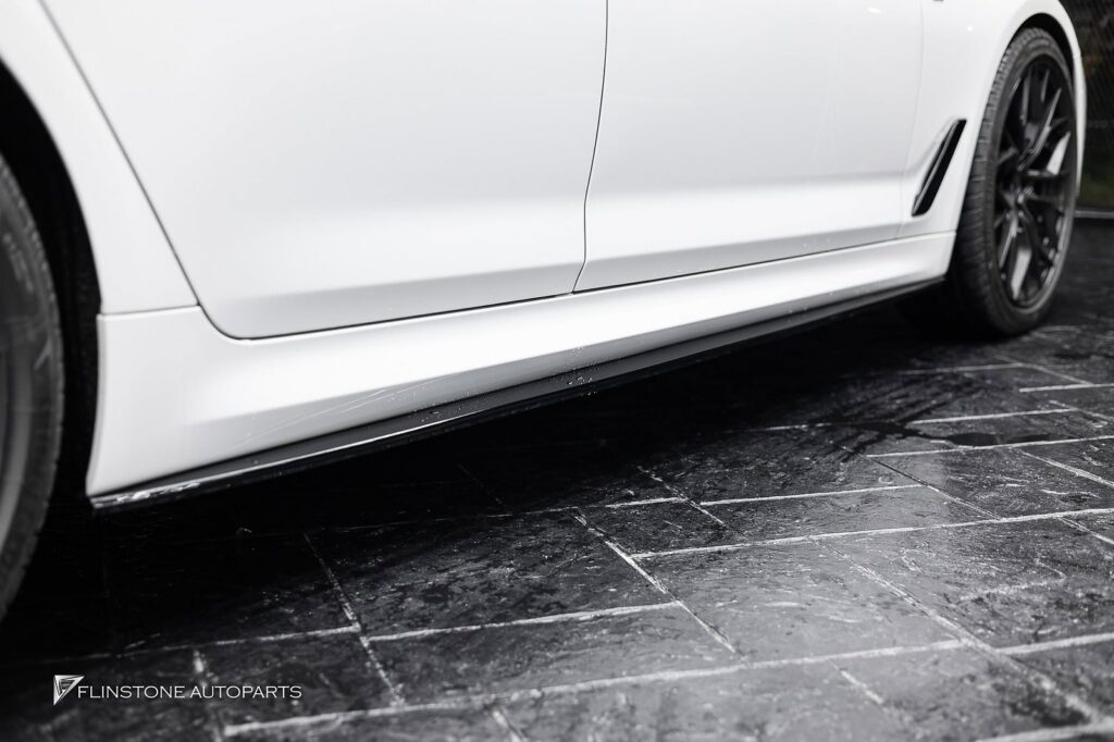 BMW G30 – F90 2024+ Front Lip in the style of M Performance + side skirts in the style of M Performance