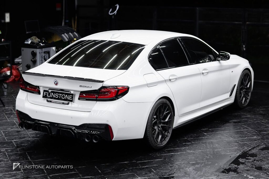 BMW G30 – F90 2024+ Front Lip in the style of M Performance + side skirts in the style of M Performance