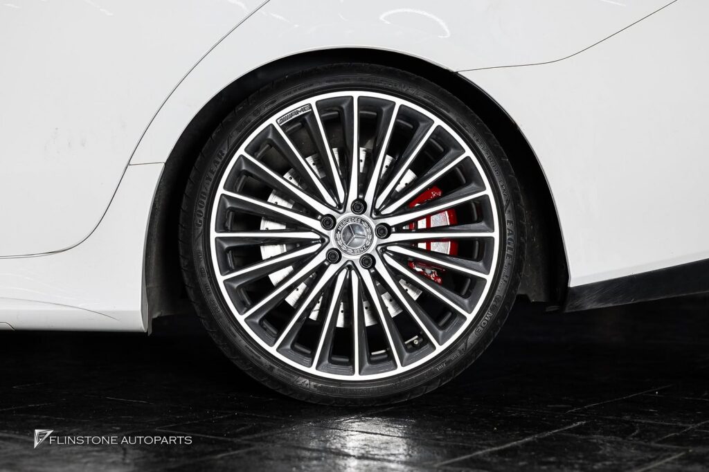 CLS220d CLS-Class รหัส C257 ที่เข้ามาติดตั้งชุดเบรค Mercedes AMG
