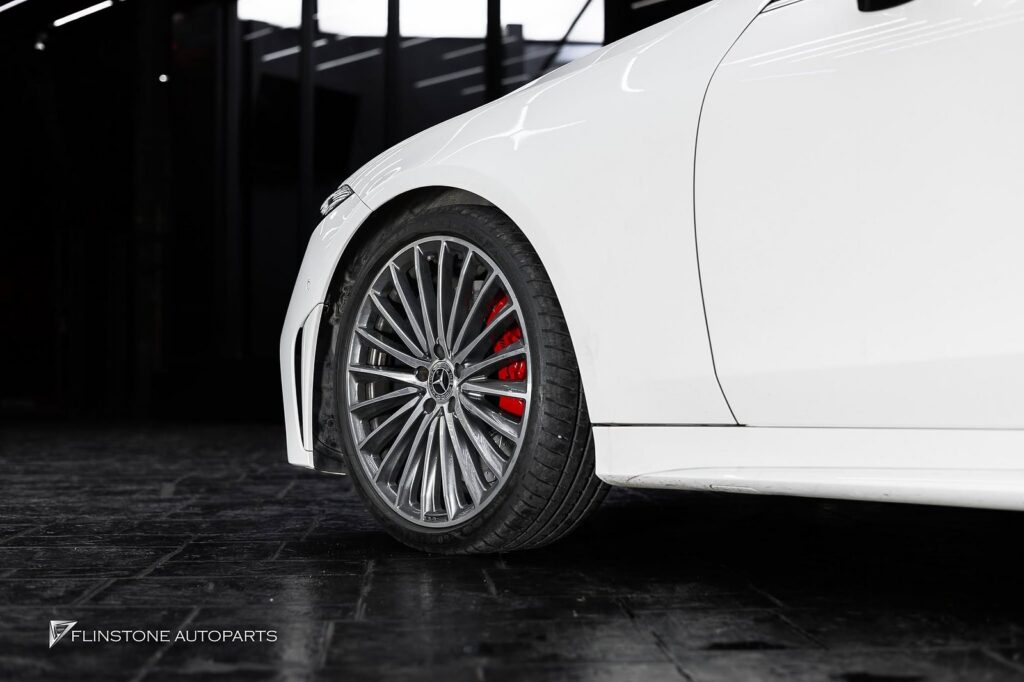 CLS220d CLS-Class รหัส C257 ที่เข้ามาติดตั้งชุดเบรค Mercedes AMG