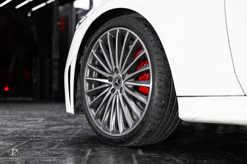 CLS220d CLS-Class รหัส C257 ที่เข้ามาติดตั้งชุดเบรค Mercedes AMG