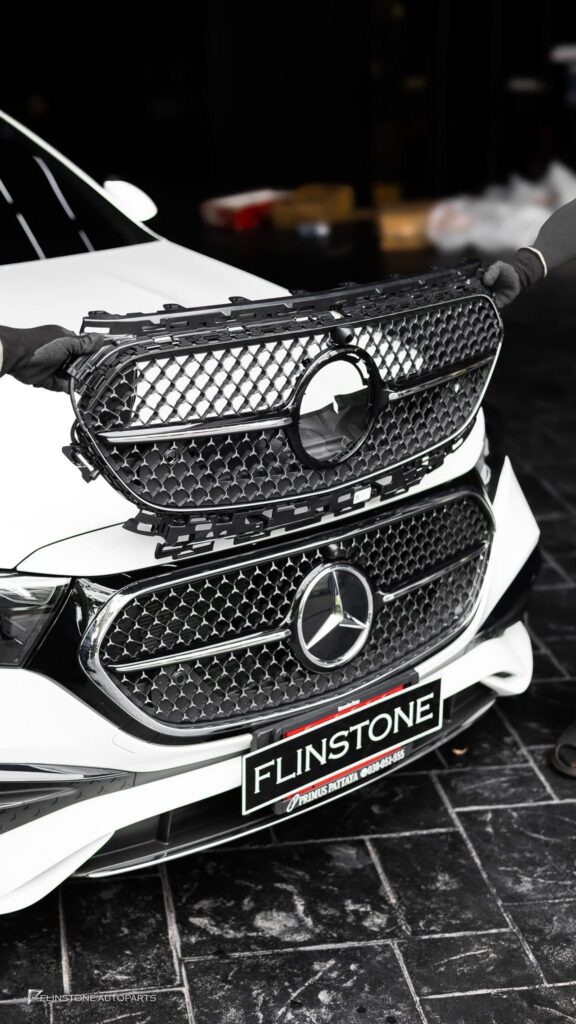 Mercedes-Benz W214 E-Class Genuine LED Diamond Front Grille (2025-09-23)