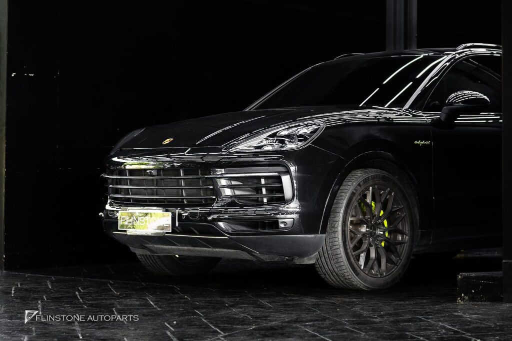 PORSCHE Cayenne E3 คืนสมรรถนะการขับขี่: การเปลี่ยนชิ้นส่วนใหม่จะช่วยให้ล้อหมุนได้อย