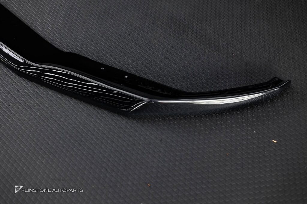 ลิ้นหน้าสีดำเงาสำหรับ BMW F90 M5