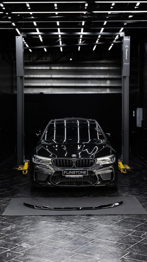 ลิ้นหน้าสีดำเงาสำหรับ BMW F90 M5
