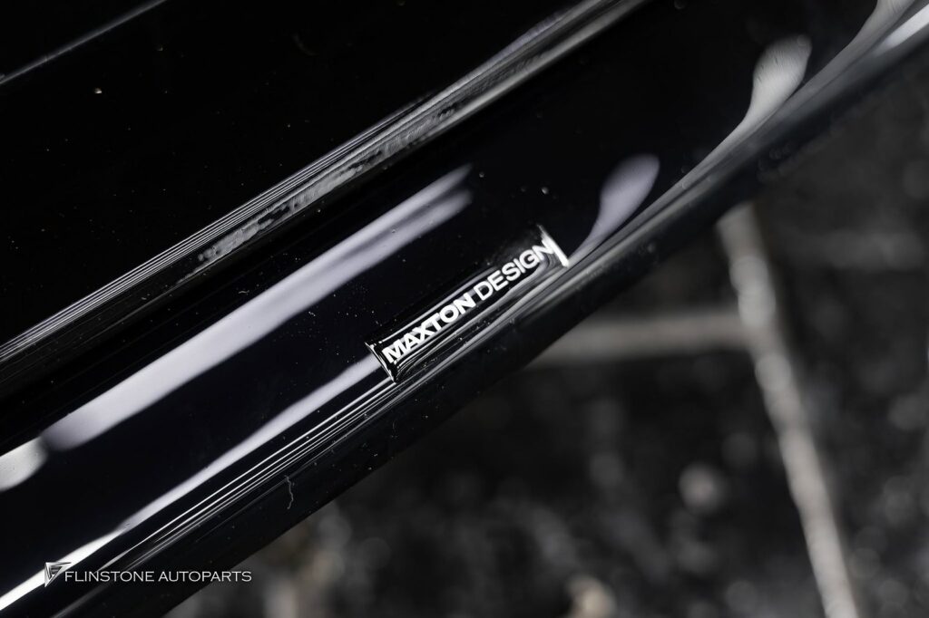 ลิ้นหน้าสีดำเงาสำหรับ BMW F90 M5