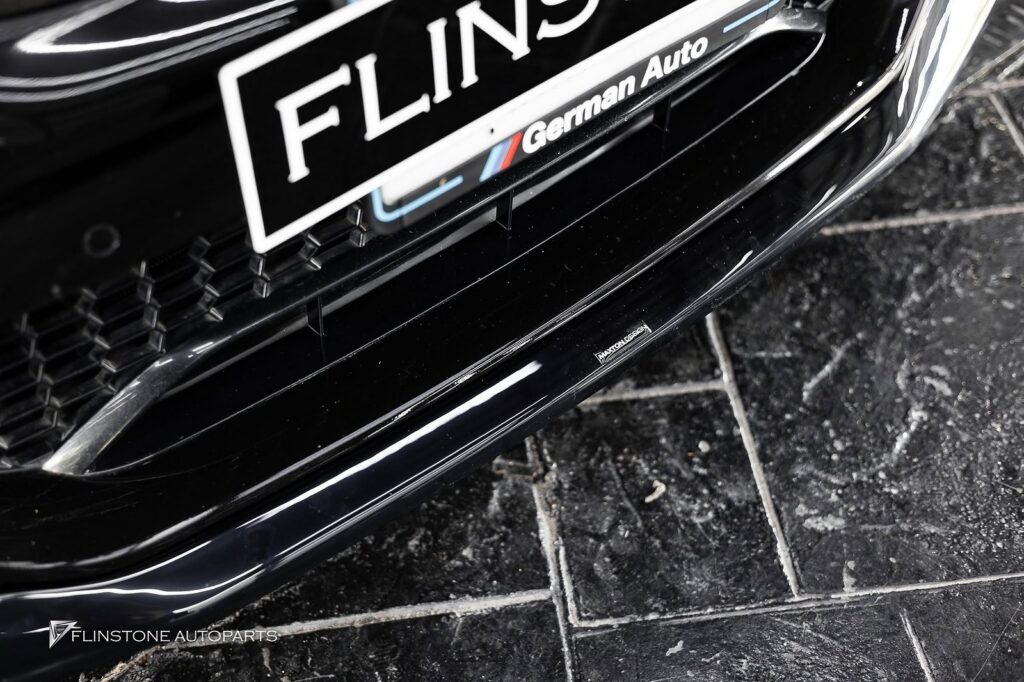 ลิ้นหน้าสีดำเงาสำหรับ BMW F90 M5