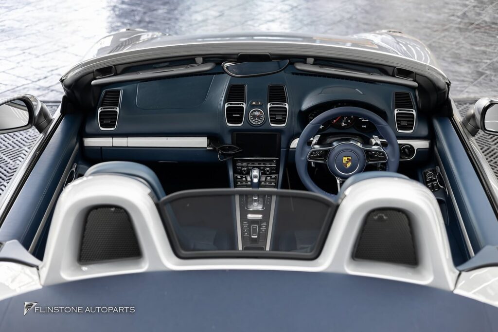 PORSCHE 981 Cayman – Boxster Custom PORSCHE Steering Wheel + Custom White Cluster