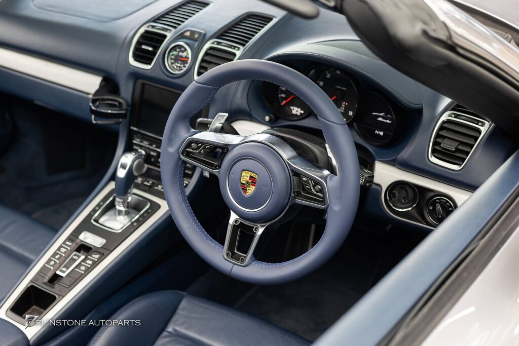 PORSCHE 981 Cayman – Boxster Custom PORSCHE Steering Wheel + Custom White Cluster