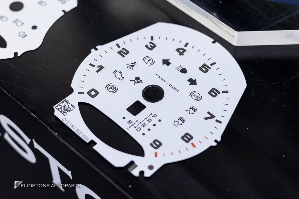PORSCHE 981 Cayman – Boxster Custom PORSCHE Steering Wheel + Custom White Cluster