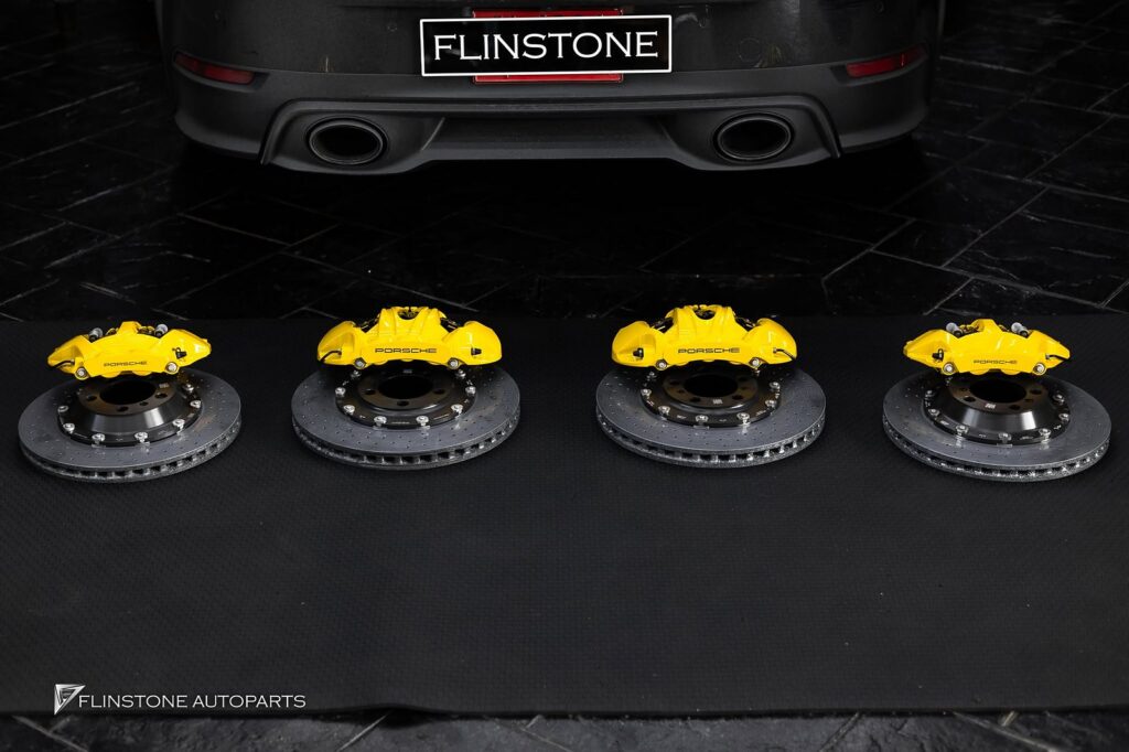 PORSCHE 比普通钢制刹车更轻减轻负荷增加灵活