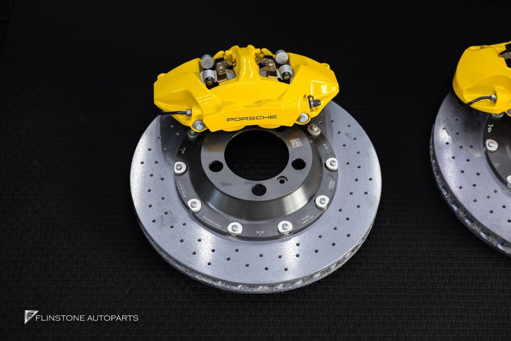 PORSCHE 比普通钢制刹车更轻减轻负荷增加灵活