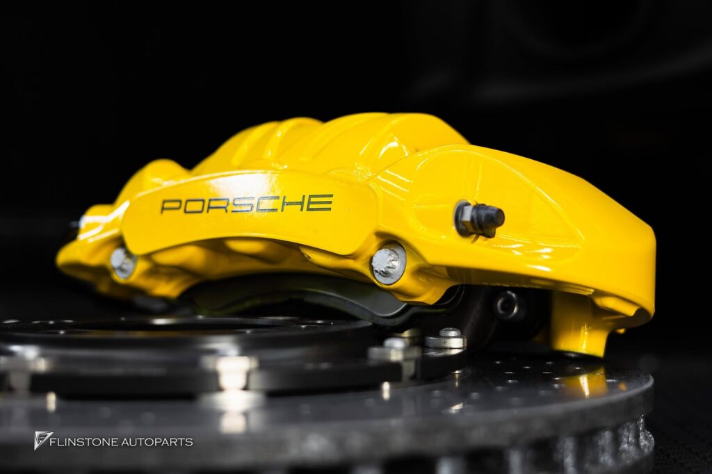 PORSCHE 比普通钢制刹车更轻减轻负荷增加灵活