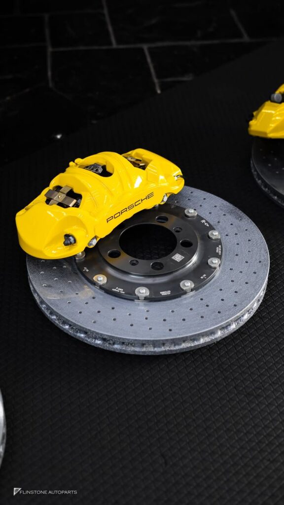 PORSCHE 比普通钢制刹车更轻减轻负荷增加灵活