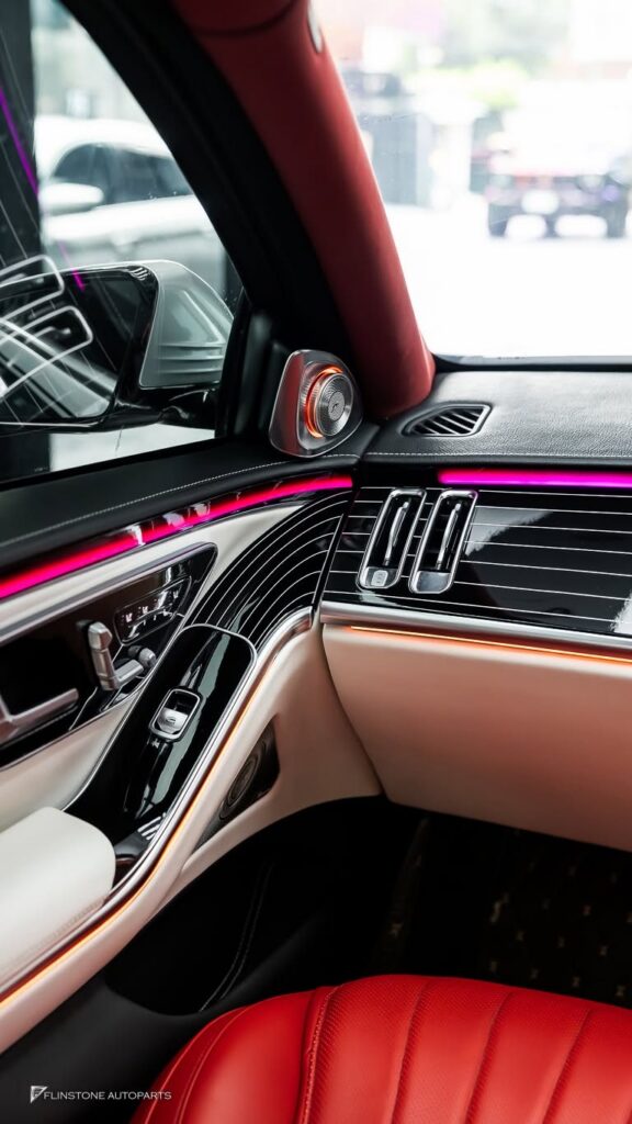 Mercedes-Benz W221 S-Class 内饰更换 S-Class 年 2009 改为年款 2025 MAYBACH Look 拍摄