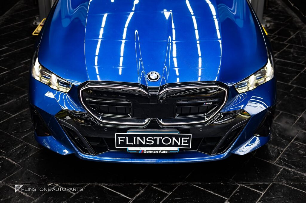 BMW i5 G60 LED M Performance Front Grille + Softclose Function