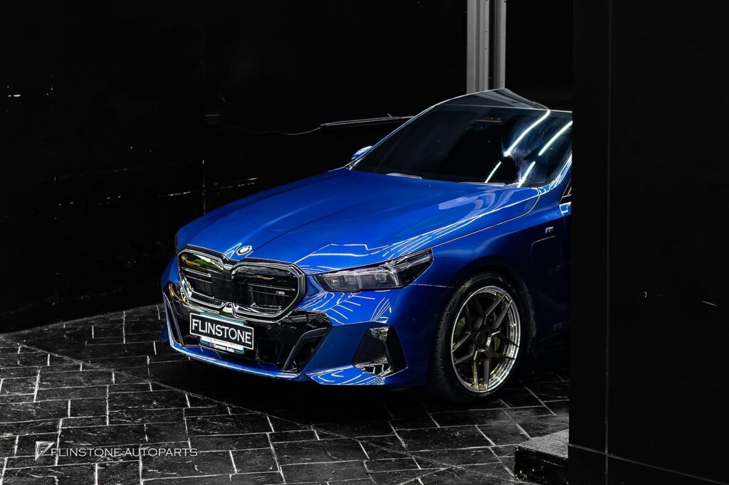 BMW i5 G60 LED M Performance Front Grille + Softclose Function
