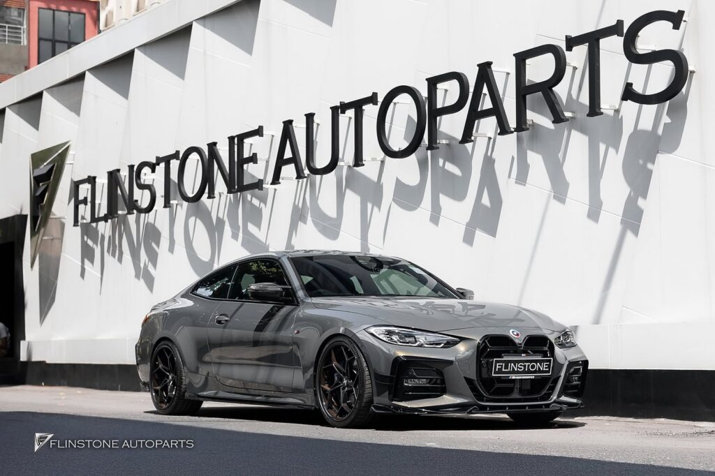 BMW G22 – G26 – G82 M4 3D Black Front Grile + 3D Black Side Skirt