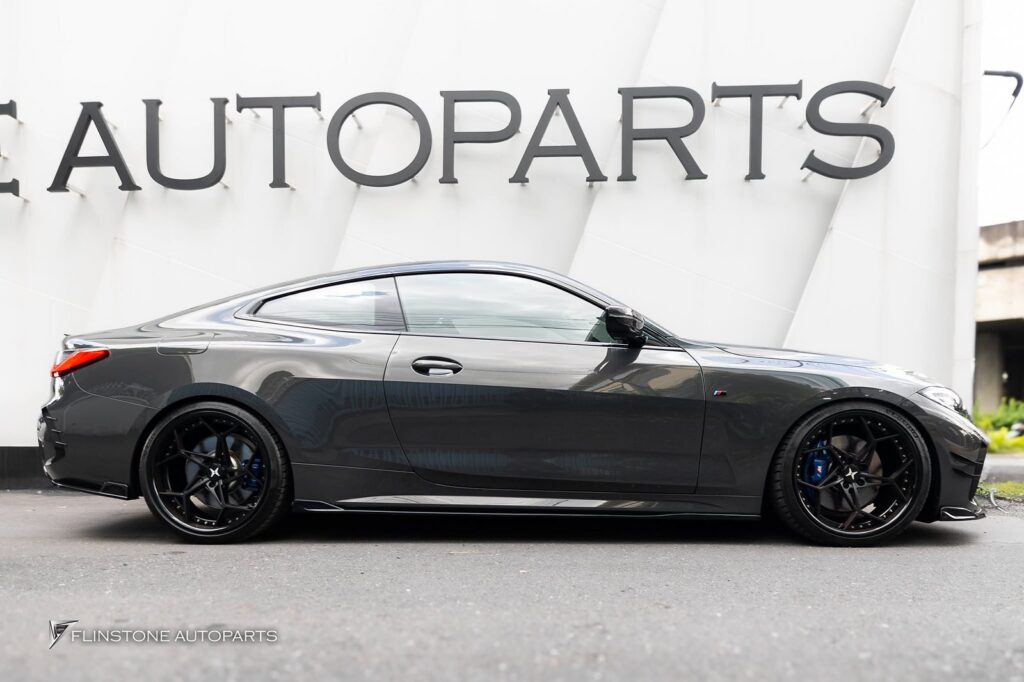BMW G22 – G26 – G82 M4 3D Black Front Grile + 3D Black Side Skirt
