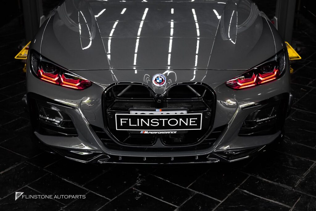 BMW G22 – G26 – G82 M4 3D Black Front Grile + 3D Black Side Skirt