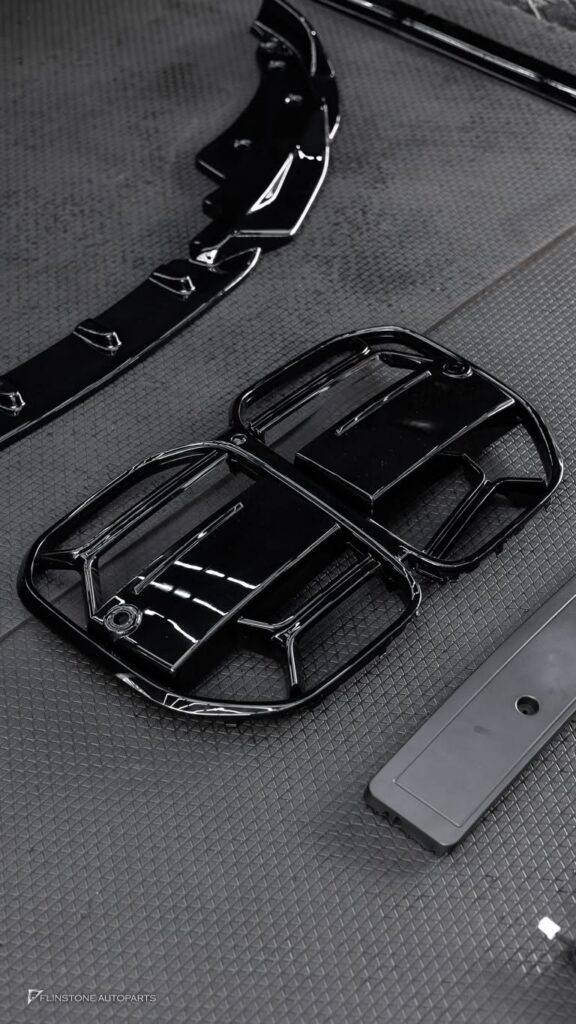 BMW G22 – G26 – G82 M4 3D Black Front Grile + 3D Black Side Skirt