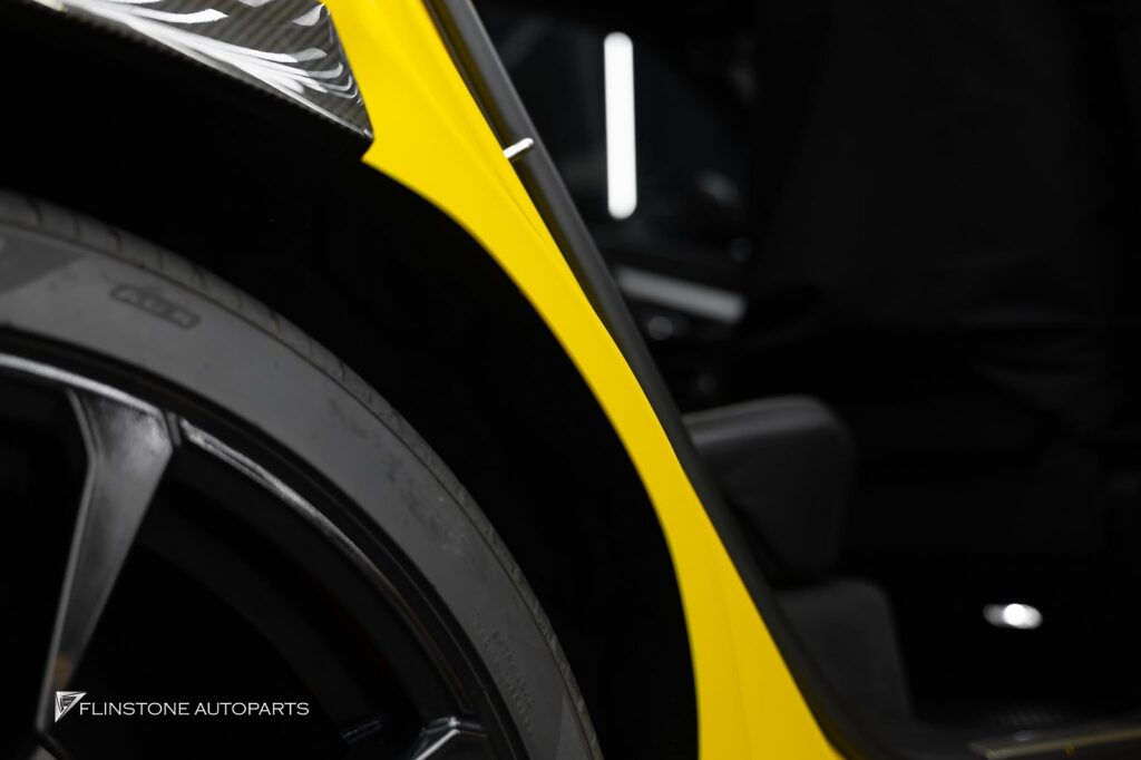 LAMBORGHINI URUS FULL WRAP ของจริงยันประตูและโครงรถ
