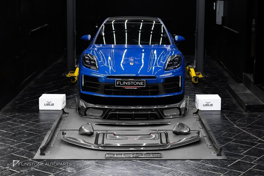 first genuine body kit for PORSCHE 976 Panamera chose carbon parts from