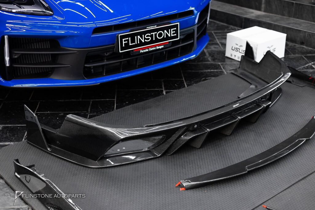 first genuine body kit for PORSCHE 976 Panamera chose carbon parts from
