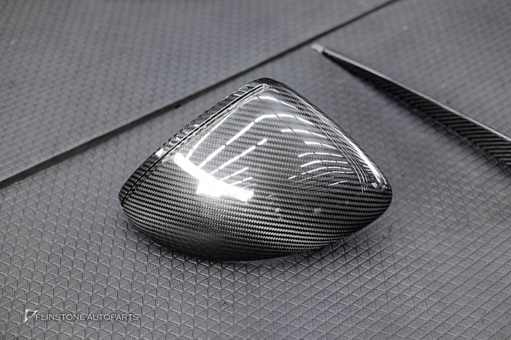 first genuine body kit for PORSCHE 976 Panamera chose carbon parts from