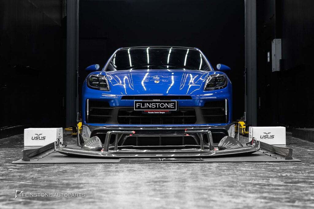 first genuine body kit for PORSCHE 976 Panamera chose carbon parts from