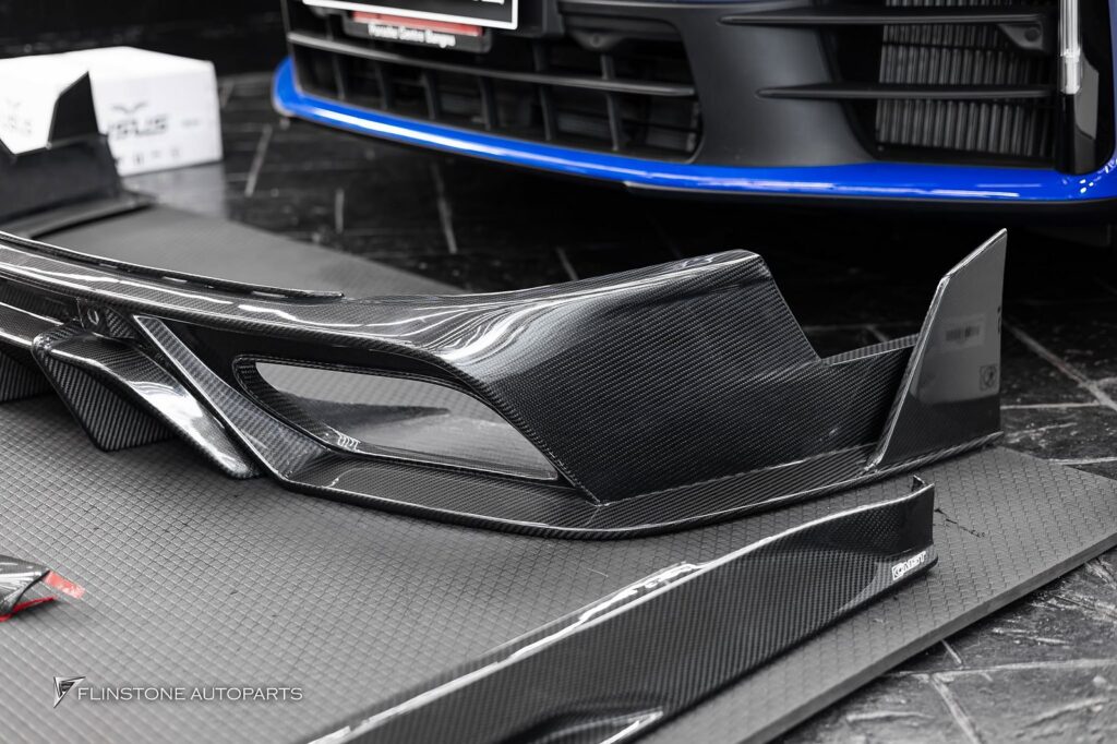 first genuine body kit for PORSCHE 976 Panamera chose carbon parts from