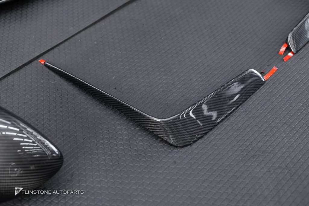 first genuine body kit for PORSCHE 976 Panamera chose carbon parts from