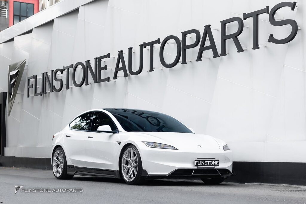 TESLA Model 3 安装正品改装套件 CMST 亮黑配弹簧，来自 EI