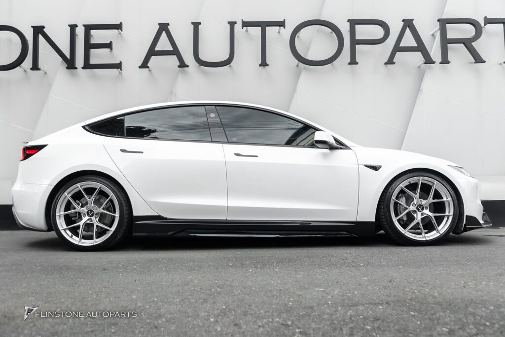TESLA Model 3 安装正品改装套件 CMST 亮黑配弹簧，来自 EI