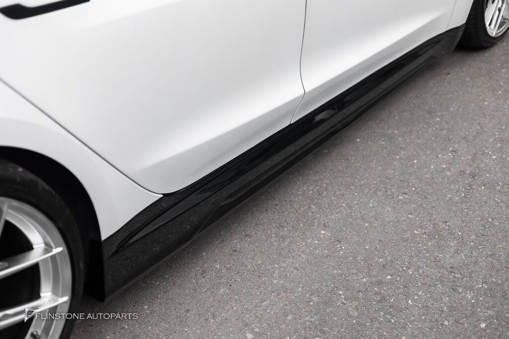 TESLA Model 3 安装正品改装套件 CMST 亮黑配弹簧，来自 EI