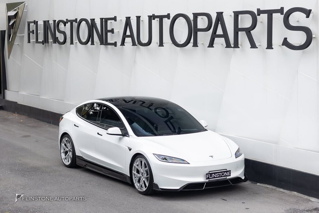 TESLA Model 3 安装正品改装套件 CMST 亮黑配弹簧，来自 EI