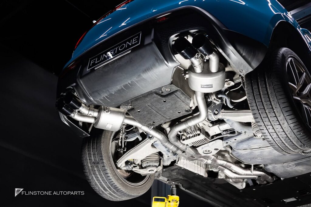 PORSCHE MACAN น้ำหนักเบาลง: วัสดุไทเทเนียม (Titanium) มีน้ำหนักเบากว่าท่อสแตนเ