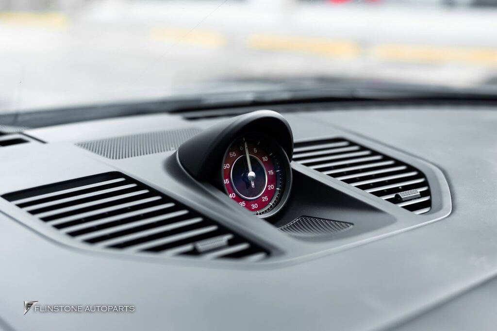 PORSCHE 992 2025+ พวงมาลัยสีแดง CUSTOM ตามแบบในภาพ + นาฬิกาสีแดง STOPWATCH
