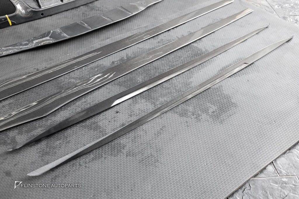 Mercedes-Benz C257 CLS-Class Coupe GTs Carbon Fiber Side Skirt Cover + LB Carbon Fiber Side