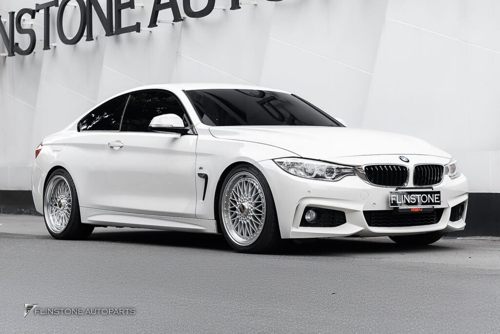 F32-F33-F36 BMW 4 Series เปลี่ยนลุคท้ายรถให้ดูโมเดิร์นและดุดันด้วยไฟท้าย OLED สำหรับ BMW
