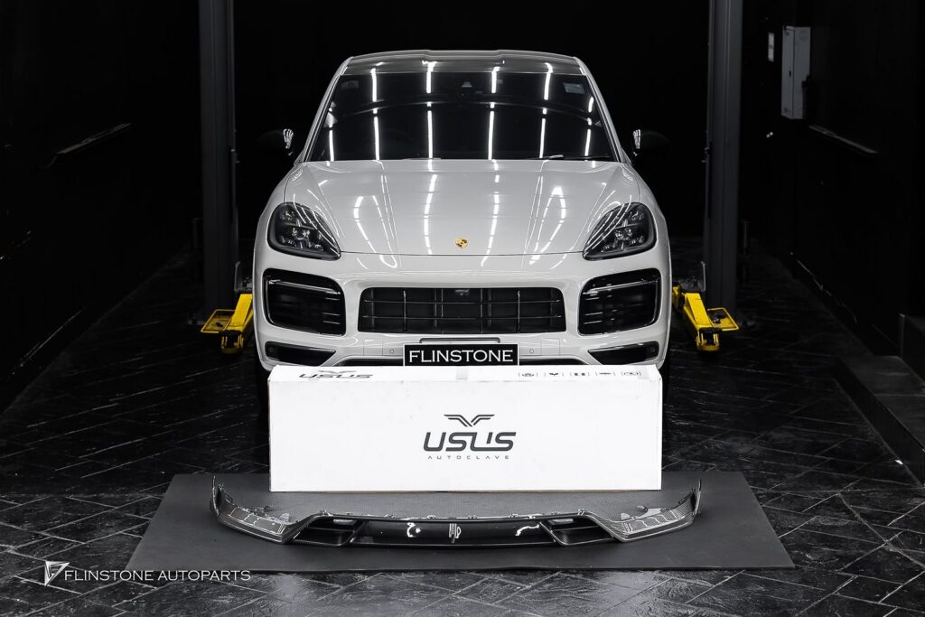 PORSCHE Cayenne ติดตั้งลิ้นหน้าคาร์บอน USUS Autoclave V