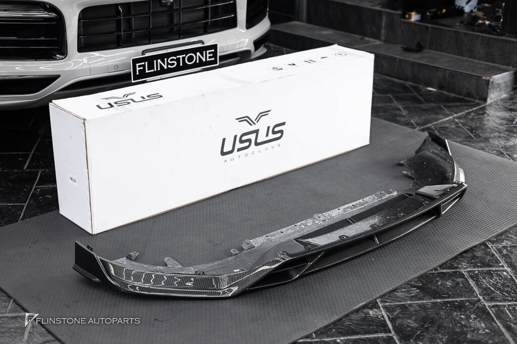 PORSCHE Cayenne ติดตั้งลิ้นหน้าคาร์บอน USUS Autoclave V